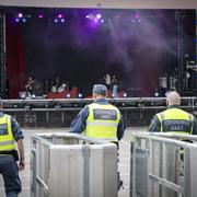 Ordningsvakter på Brännbollsyran. 