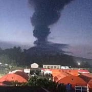 Bild på vulkanen Ibu från 4 juni.