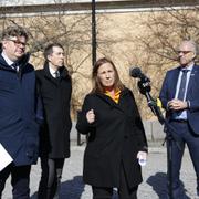 Arkivbild. Justitieminister Gunnar Strömmer under pressträff på Rotebro Torg i Sollentuna kommun tillsammans med ordföranden i justitieutskottet Richard Jomshof (SD), Juno Blom (L) samt rättspolitiska talespersonerna Torsten Elofsson (KD.