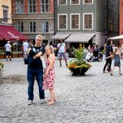 Turister vid Stortorget i Gamla stan 2021.