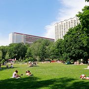 Sol och bad på Smedsuddsbadet i Stockholm under helgen. 