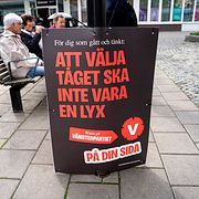En valaffisch för vänsterpartiet på Husby torg.
Vänsterpartiet i Järva gick fram stort i valet 2026. Illustrationsbild.