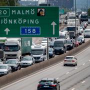 Trafiken på E6:an genom Göteborg, dagen före midsommarafton. 