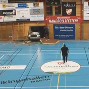 Bilen i Vikingahallen i lördags.