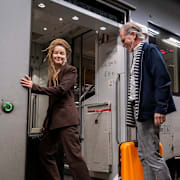 Miljöpartiets språkrör Amanda Lind och Daniel Helldén på Stockholm central. Arkivbild. 
