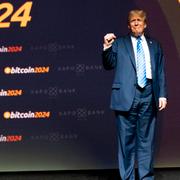 Donald Trump på bitcoinkonferens i juli förra året. 