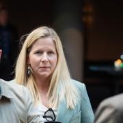 Cristina Stenbeck lämnar Kinneviks stämma. 