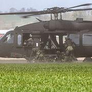 Jägarsoldater luftlandsatta i Köpingebro.