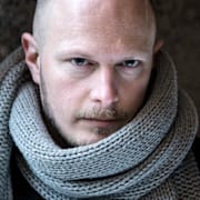 David Nyman jobbar som art director på Omni och bor i en liten by i Hälsingland. Han hamnade mitt i stormen Johannes och blev strömlös i elva dygn.