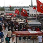 Eminonu-torget i Istanbul/Arkivbild