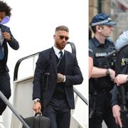 Real Madrids Sergio Ramos, Marcelo och Cristiano Ronaldo anländer vid Cardiff flygplats och en kvinnlig polis.