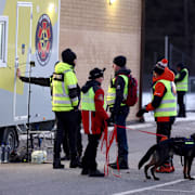 SAR (Search and rescue) bistår polisen med att söka efter den försvunna kvinnan i Salem.