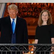 Donald Trump och Amy Coney Barrett.