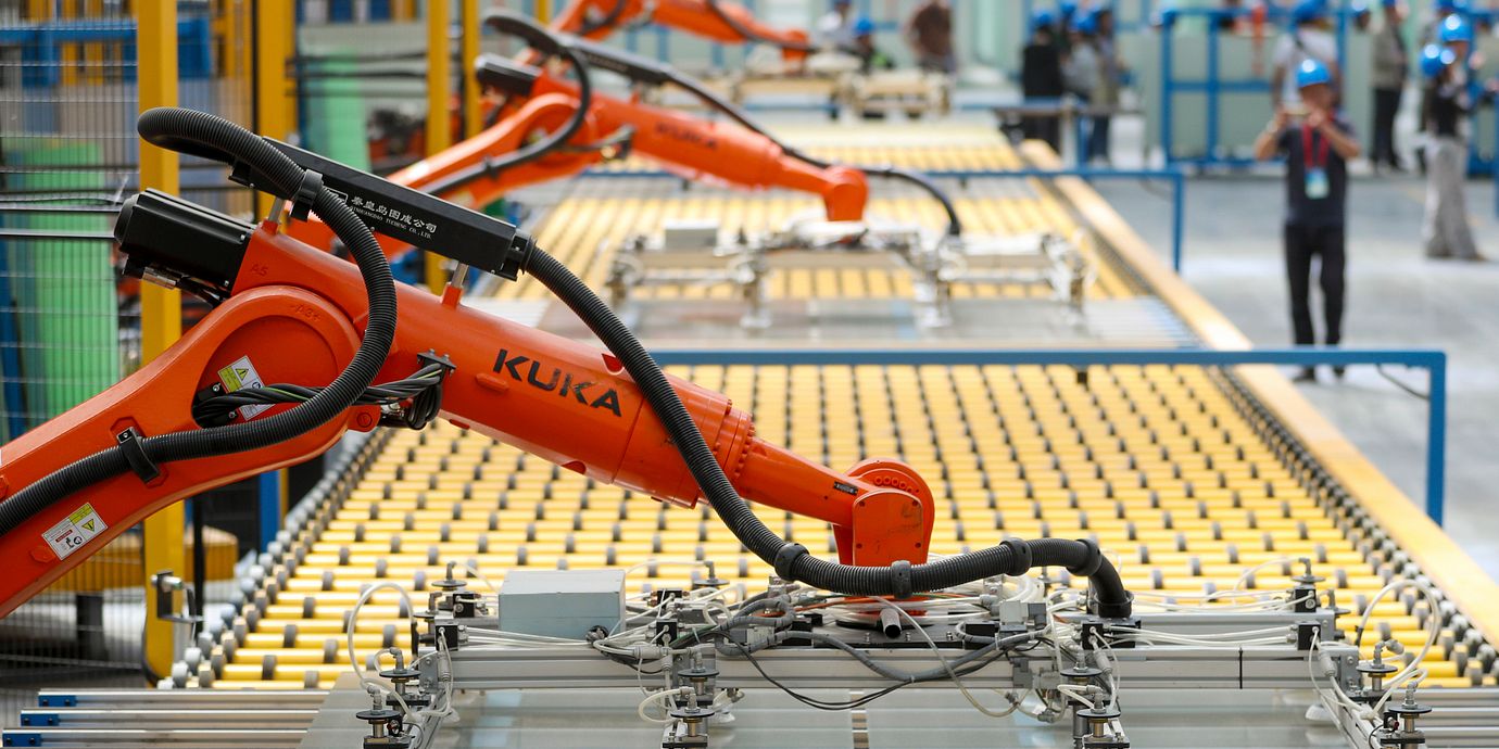 Tyska robotföretaget Kuka köptes 2016 av kinesiska Midea. Affären beskrivs i dag som ett exempel på hur Europa tappat mark till Kina inom robotteknik.