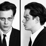 Bill Skarsgård på Netflix promotionbild av ”Clark”.