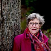Agnes Wold är läkare och professor i klinisk bakteriologi och har ett radioprogram i Sveriges Radio.