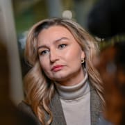 Ebba Busch säger att hon ska lägga fram en utredning om nytt kommunalt veto mot brytning i alunskiffer. 