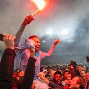 Malmö FFs målskytt Isaac Kiese Thelin hyllas efter SM-guldet i allsvenskans sista omgång mellan Malmö FF och IF Elfsborg på Eleda Stadion den tolfte november.