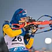 Jesper Nelin, Sverige, under inskjutningen inför herrarnas distanslopp 20 km under världscupen i skidskytte på Östersunds skidstadion i november förra året. 