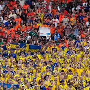 Svenska och nederländska supportrar på plats i arenan.