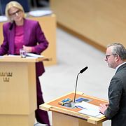 Finansminister Elisabeth Svantesson (M) och Mikael Damberg (S) under budgetdebatten i riksdagen.