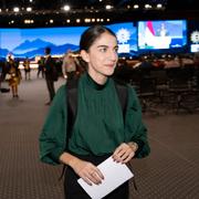 Klimat- och miljöminister Romina Pourmokhtari (L) på COP27 i Sharm El-Sheikh.