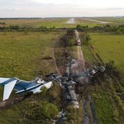 Flygplanet kraschade på ett fält i närheten av Brookshire i Texas