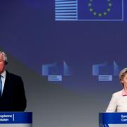 Michel Barnier och Ursula von der Leyen.