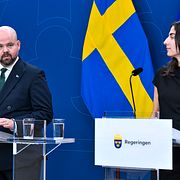 Landsbygdsminister Peter Kullgren (KD) och klimat- och miljöminister Romina Pourmokhtari (L) 2023.