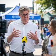 Gunnar Strömmer (M) presenterade förslaget tillsammans med MUF:s vice ordförande Linda Obiedzinski i Malmö.