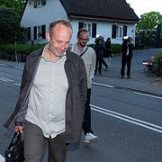 Martin Lidegaard lämnar Marienborg på söndagskvällen.