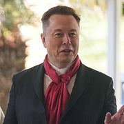 Elon Musk och riskkapitalisten Shivon Zillis på Donald Trumps resort Mar-a-Lago. Arkivbild.