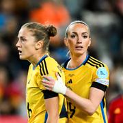 Filippa Angeldahl och Kosovare Asllani.