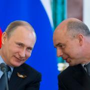 Vladimir Putin och finansministern Anton Siluanov. 