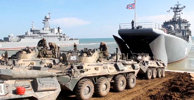 Ryska militärfordon på Krim. TT NYHETSBYRÅN
