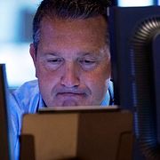 Tradern Leon Montana på New York Stock Exchange. Arkivbild.