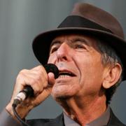 Leonard Cohen på Glastonburyfestivalen 2008.