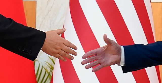 Biden och Xi skakar hand på G20-mötet. Alex Brandon / AP