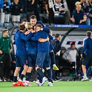 Viking-spelare firar efter segern. 