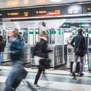 Spärrarna till tunnelbanan vid T-Centralen.