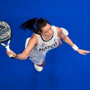 Sveriges Anna Åkerberg under damernas final i padeltouren Euro Finans Invitational i går.