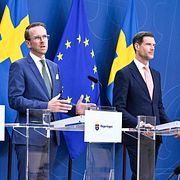 Tidöpartierna presenterade infrastruktursatsningen tillsammans. På bilden: Martin Kinnunen (SD), Andreas Carlson (KD), Johan Forssell (M) och Helena Gellerman (L).