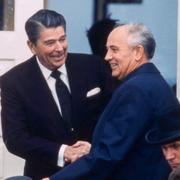 USA:s president Ronald Reagan och Gorbatjov.