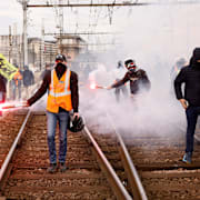 Järnvägsanställda demonstrerar. Thomas Padilla / AP