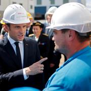 Emmanuel Macron på besök på varvet i Saint Nazaire.