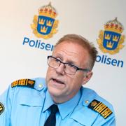 Stefan Sintéus, regional kommenderingschef, håller en pressträff med anledning av nattens explosioner i Malmö.