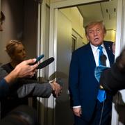 Trump ombord på Air Force One. 