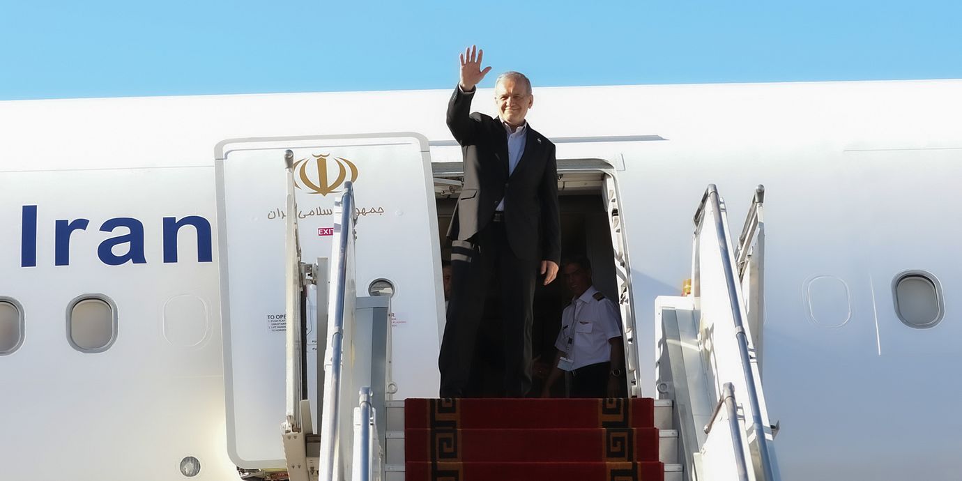 Irans president Masoud Pezeshkian innan han gick på planet till New York.