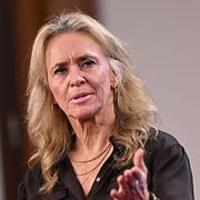 Islands utrikesminister Thorgerdur Katrín Gunnarsdottir väntas lägga fram ett riksdagsbeslut om folkomröstning i morgon.