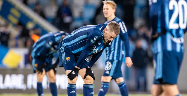 Djurgårdens spelare deppar efter matchen.  PETER HOLGERSSON / BILDBYRÅN